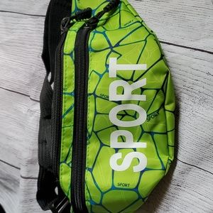 Fanny pack for outdoor sports/ running with 3 pockets adjustable strap